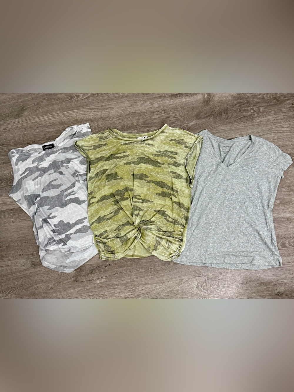 Lucky Brand, Fab’rik and BR T-Shirt Bundle. Sz S